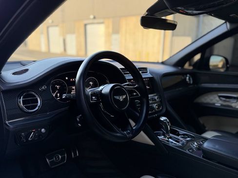 Used 2021 Bentley Bentayga AWD/4WD image 10