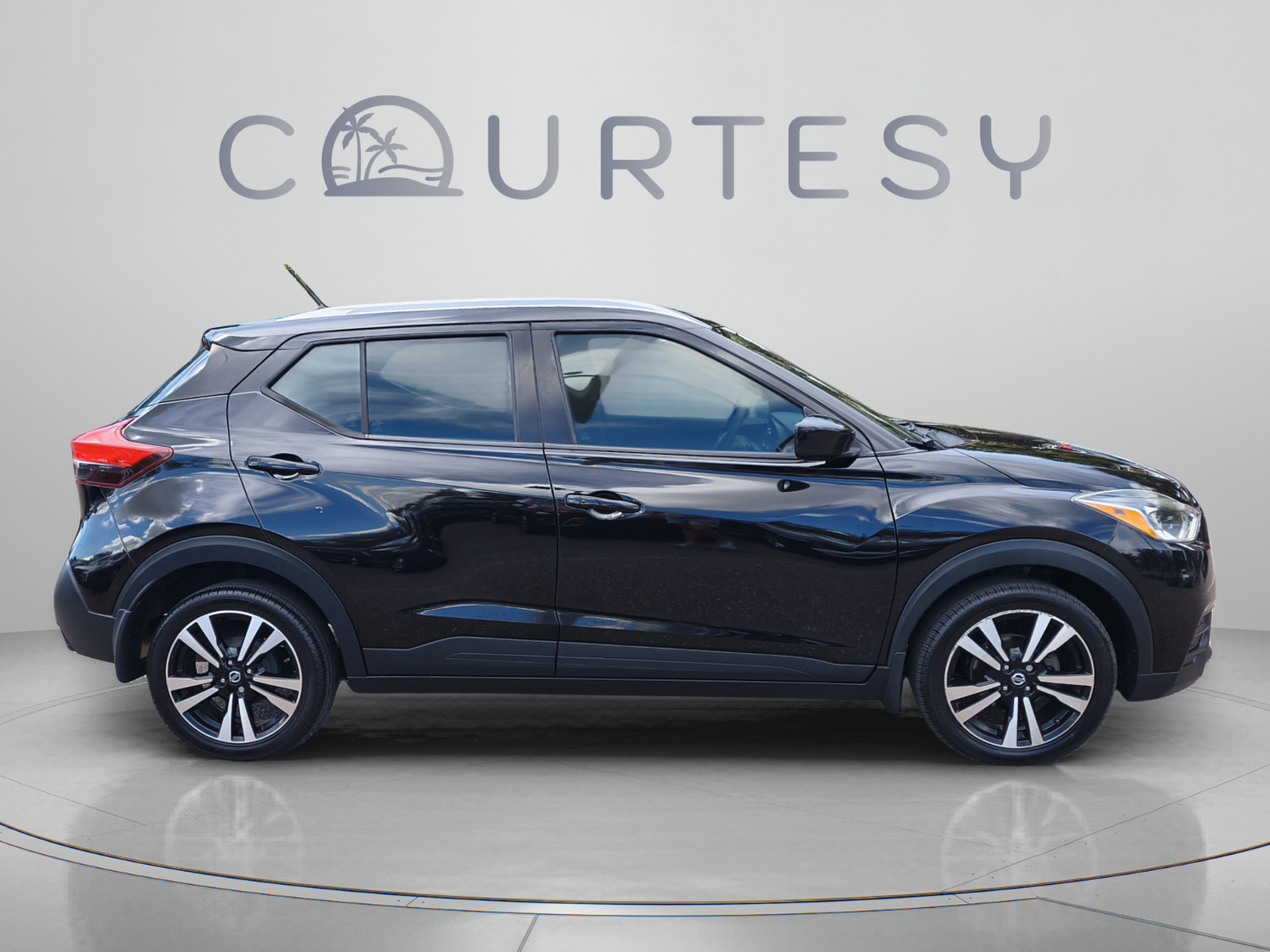 Used 2019 Nissan Kicks SV FWD image 8