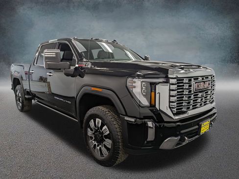 Used 2024 GMC Sierra 2500 Denali image 3