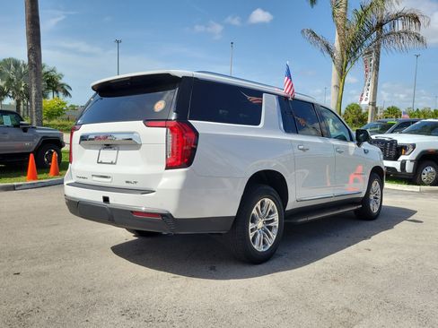 Used 2023 GMC Yukon XL SLT w/ SLT Premium Package RWD image 5