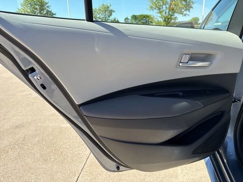 Used 2020 Toyota Corolla LE FWD image 18