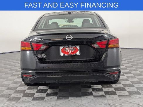 Used 2025 Nissan Altima 2.5 SV FWD image 7