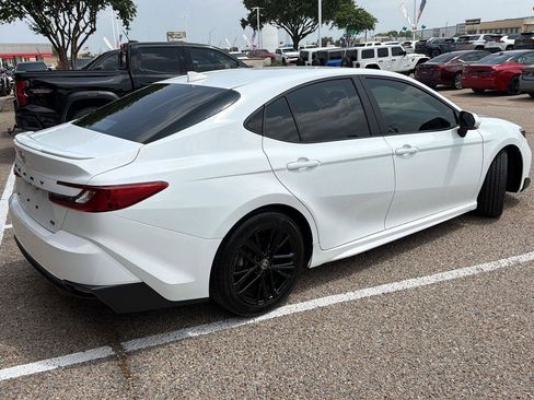 Used 2025 Toyota Camry SE FWD image 3