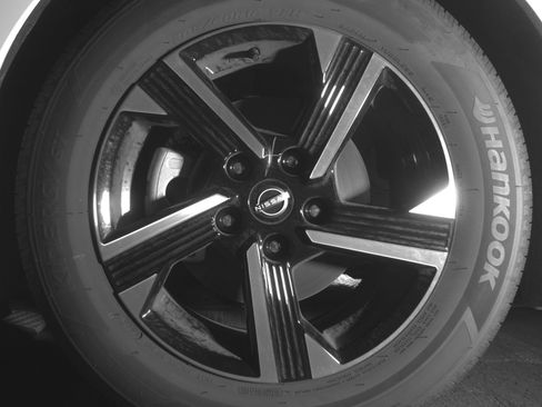 Used 2025 Nissan Sentra SV image 12