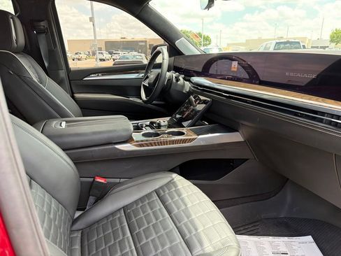 Certified 2026 Cadillac Escalade Platinum Sport w/ LPO, ONYX Package AWD/4WD image 11