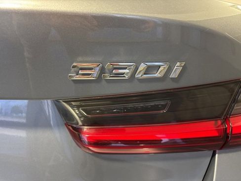 Used 2025 BMW 330i xDrive 330i xDrive image 9