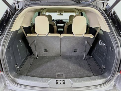 Used 2022 Ford Explorer XLT w/ Equipment Group 202A image 28