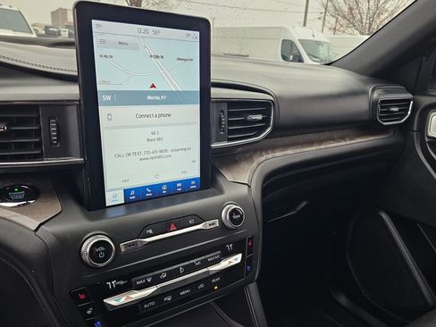 Used 2020 Ford Explorer Platinum w/ Premium Technology Package image 25