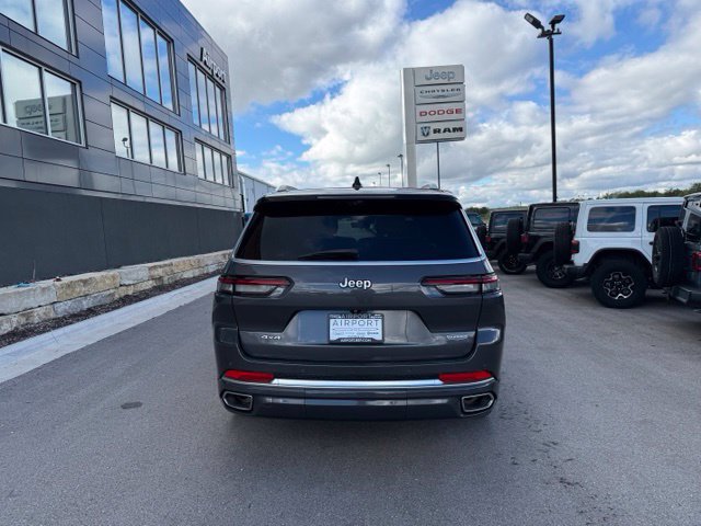Used 2023 Jeep Grand Cherokee L Summit AWD/4WD image 4