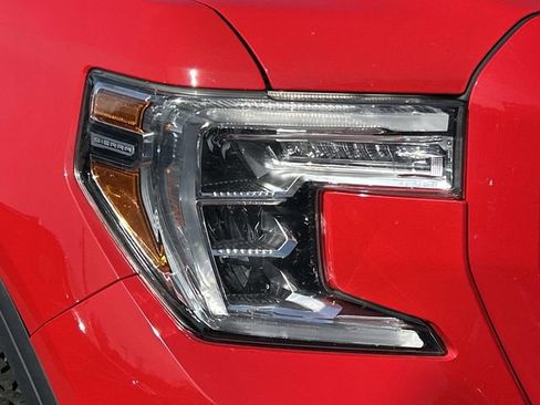 Used 2021 GMC Sierra 1500 AT4 w/ AT4 Value Package image 9