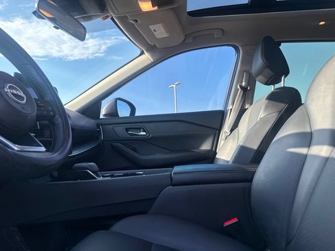 Used 2024 Nissan Rogue SV w/ SV Premium Package FWD image 36