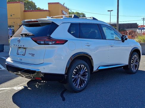 New 2026 Nissan Rogue Platinum w/ Platinum Premium Package image 4