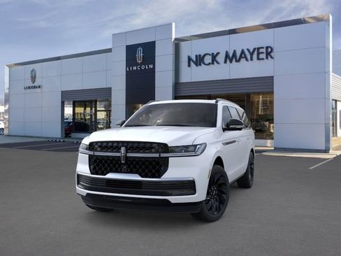 New 2026 Lincoln Navigator Reserve w/ Jet Appearance Package AWD/4WD image 2