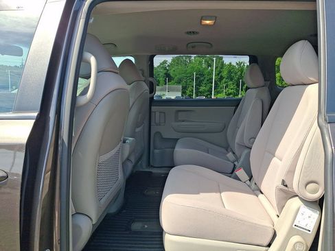 Used 2015 Kia Sedona LX FWD image 21