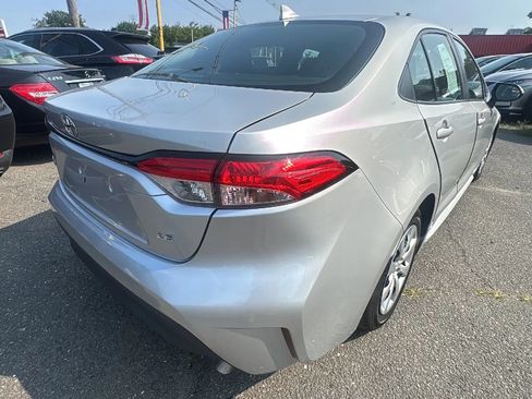 Used 2023 Toyota Corolla LE FWD image 5