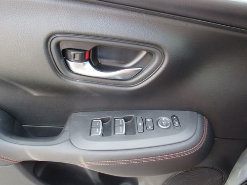 Used 2024 Honda HR-V Sport image 16