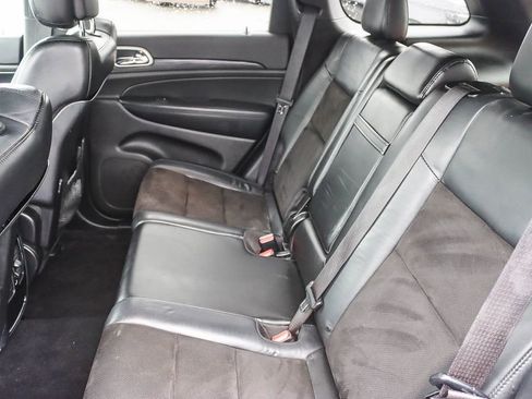 Used 2019 Jeep Grand Cherokee Laredo w/ Laredo X Package image 39