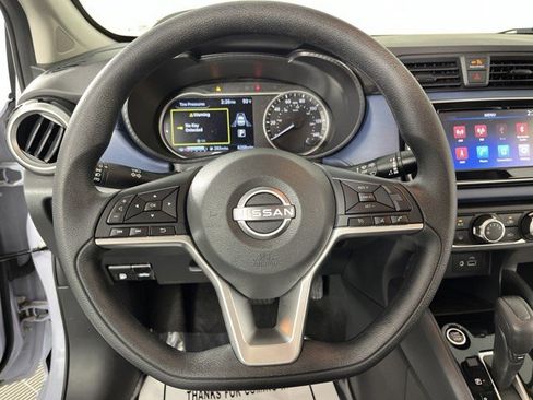 Used 2025 Nissan Versa SV w/ Trunk Package FWD image 17