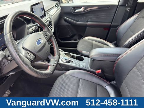 Used 2025 Ford Escape ST-Line Select AWD/4WD image 12