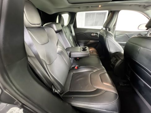 Used 2022 Jeep Cherokee Latitude Lux w/ Sun & Sound Group AWD/4WD image 26