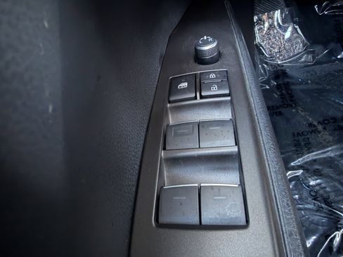 Used 2023 Toyota Camry XSE w/ Navigation Package image 27