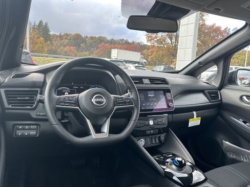 New 2025 Nissan Leaf SV Plus image 15