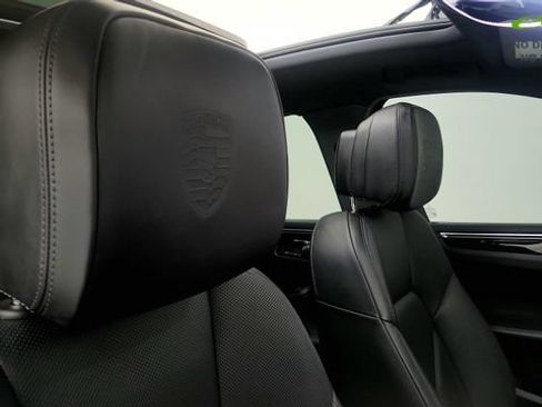 Used 2024 Porsche Macan S AWD/4WD image 35