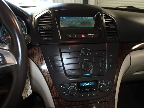 Used 2012 Buick Regal Leather FWD image 14