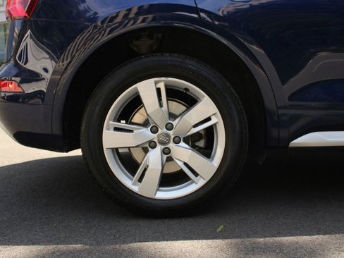 Used 2019 Audi Q5 2.0T Premium Plus w/ Premium Plus Package AWD/4WD image 5