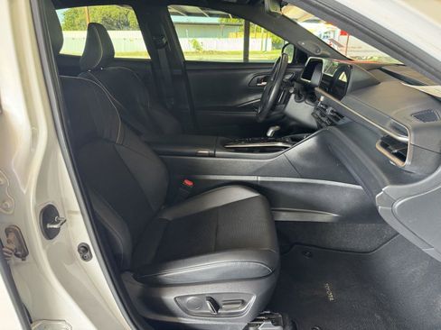 Used 2024 Toyota Crown Platinum AWD/4WD image 42