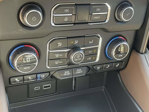 Used 2024 Chevrolet Tahoe High Country AWD/4WD image 20