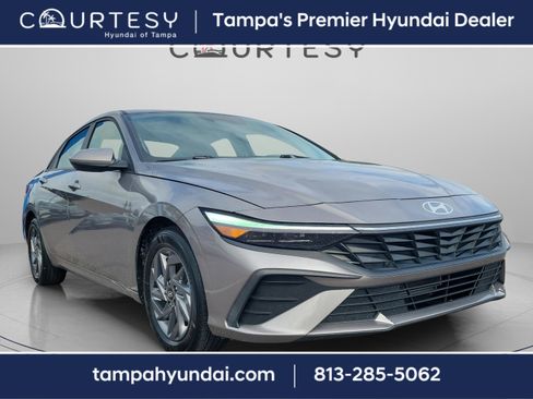 Used 2024 Hyundai Elantra SEL image 4