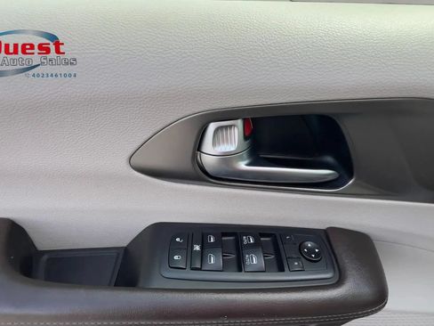Used 2019 Chrysler Pacifica Touring Plus FWD image 20