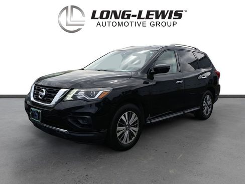 Used 2020 Nissan Pathfinder S image 1