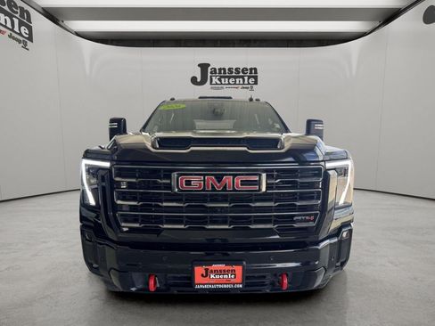 Used 2026 GMC Sierra 2500 AT4 w/ AT4 Premium Plus Package AWD/4WD image 4