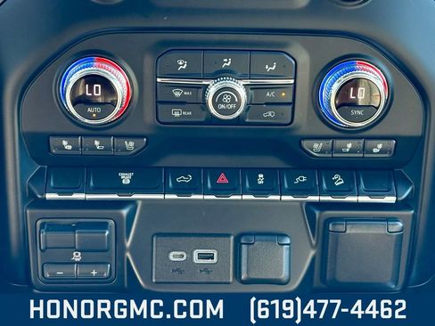 Used 2022 GMC Sierra 2500 AT4 image 29