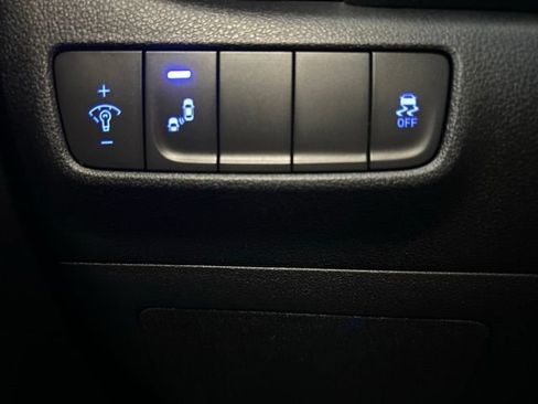 Used 2018 Hyundai Kona Limited AWD/4WD image 17