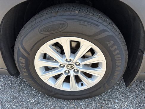 Used 2025 Toyota Grand Highlander AWD image 10