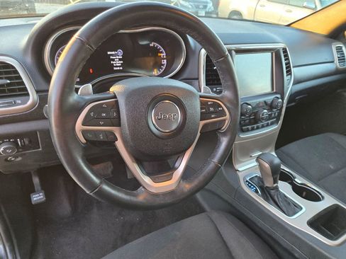 Used 2017 Jeep Grand Cherokee Laredo w/ Quick Order Package 2BE image 7