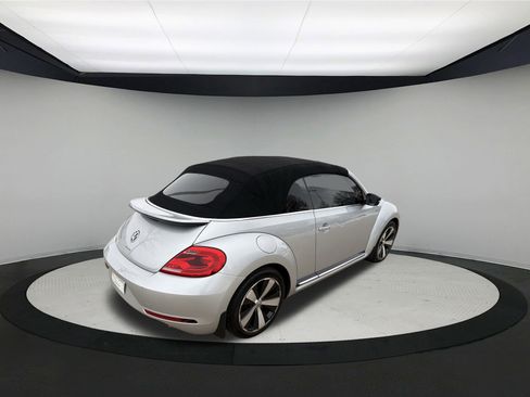 Used 2013 Volkswagen Beetle 2.0T image 7