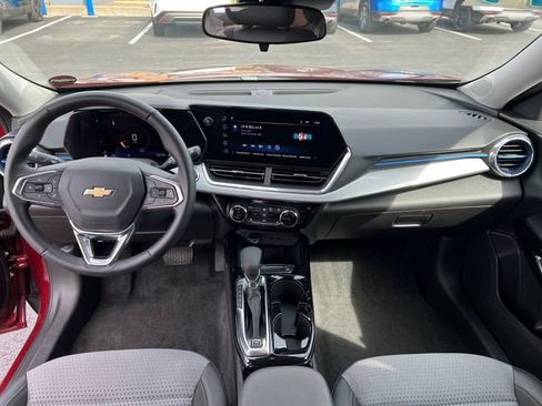 Certified 2024 Chevrolet Trax LT w/ Driver Confidence Package FWD image 14