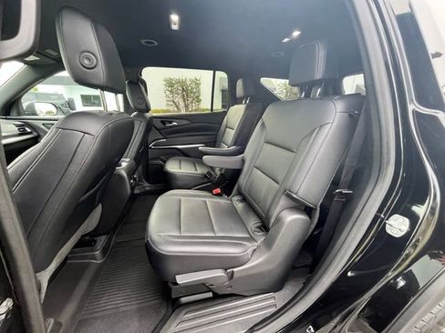 Used 2024 Chevrolet Traverse LT w/ Midnight/Sport Edition image 11