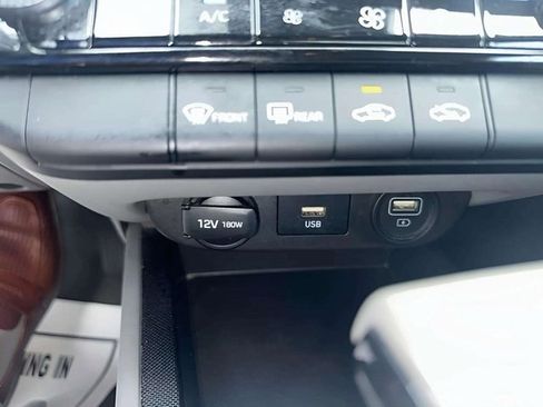 Used 2023 Hyundai Elantra SEL image 5