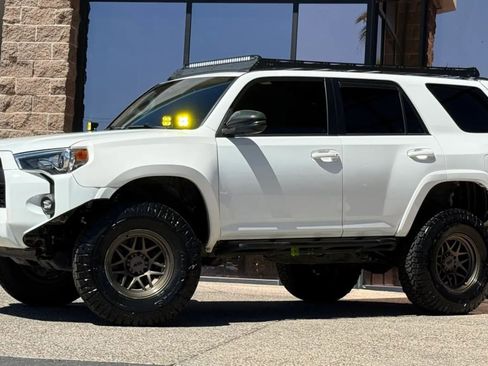 Used 2023 Toyota 4Runner SR5 Premium image 3
