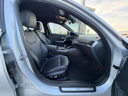 Used 2019 BMW 330i Sedan RWD image 18