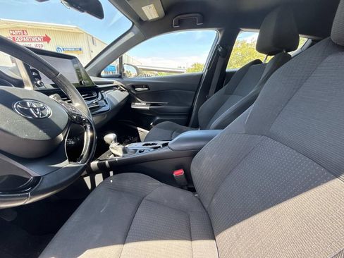 Used 2019 Toyota C-HR XLE FWD image 10