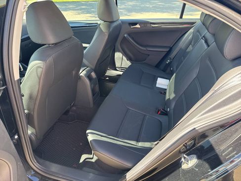 Used 2017 Volkswagen Jetta SEL Premium FWD image 11