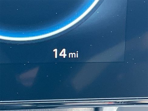 Certified 2025 Hyundai Elantra Limited image 27