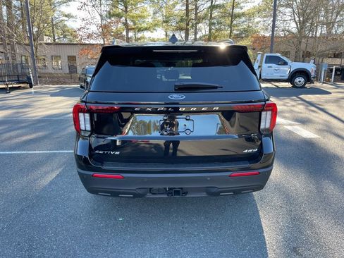 New 2026 Ford Explorer Active image 5