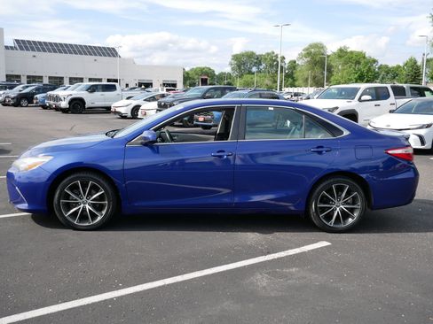 Used 2015 Toyota Camry XSE w/ Moonroof Package FWD image 4